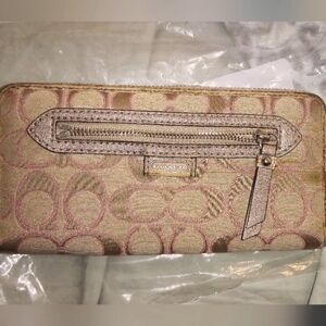 Coach pink and Beige Zippy